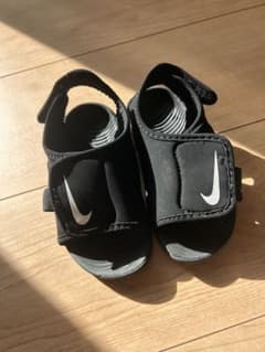 NIKE ベビーサンダル　靴　黒　ブラック　マジックテープ　13cmのサムネイル
