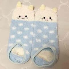 《未使用！》猫のモコモコ靴下のサムネイル
