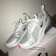 NIKE AIR ＭAX 270のサムネイル