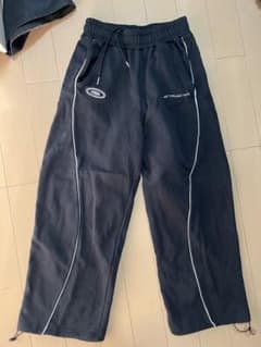スウェットパンツ ブラック　テック系のサムネイル