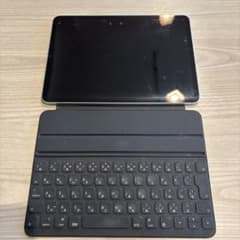 Apple iPad PRO（11インチ）A1934 第一世代　キーボード付き Apple iPad PRO（11インチ）A1934 第一世代 キーボード付き - メルカリ