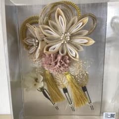 成人式　和装髪飾り 花モチーフ タッセル付きのサムネイル