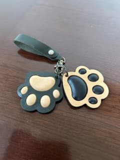 ぷにぷに肉球 革　キーホルダー　犬　猫　動物のサムネイル