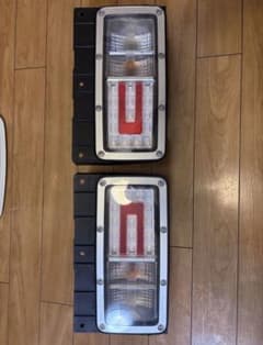 日野　純正　小糸テールランプのサムネイル
