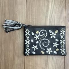 刺繍 花柄 ポーチ タッセル付き ブラウン フラットポーチ コベントガーデンのサムネイル