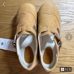 新品未使用　可愛い春の靴のサムネイル