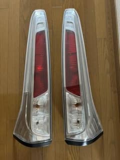 NISSAN C26セレナ前期純正テールランプのサムネイル