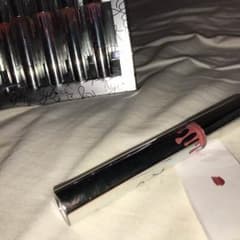 kylie jenner cosmetics リップグロス 22 kourtKのサムネイル