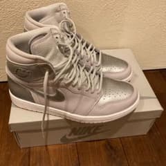 NIKE エアジョーダン1のサムネイル