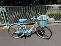 子供用自転車 20インチ ライトブルー ヘルメット付き - メルカリ