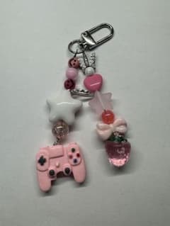 10歳女の子　ハンドメイド作品　ビーズ　ピンク系のサムネイル