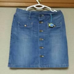 【値下げ】Lee　デニムスカート 　ビーズマスコット付きのサムネイル