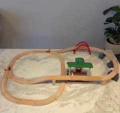 BRIO 2階建て駅舎エレベーター付きステーション＆ブリッジのサムネイル