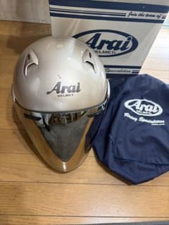 莉*那様 Arai ジェットヘルメット ※シールド接続部分に割れあり 莉*那様 Arai ジェットヘルメット ※シールド接続部分に割れあり - メルカリ