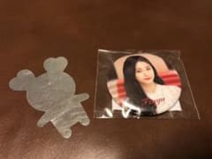 【かすみさん専用】TWICE 缶バッチ ドームツアー ラブリー銀テ付きのサムネイル