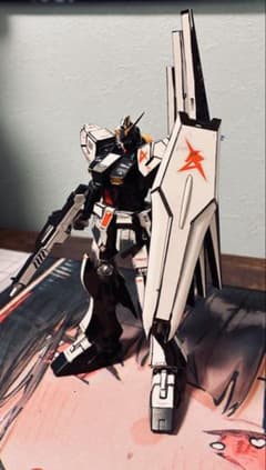 び*ー様 HG 1/144 νガンダム アニメ塗装 組立済みのサムネイル