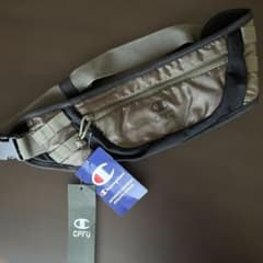チャンピオン　新品 ウエストポーチ・ボディバッグのサムネイル