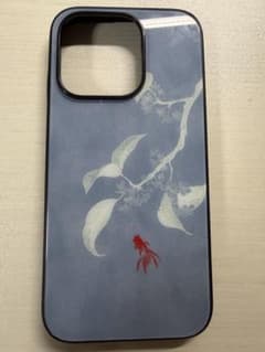 iPhone15 Pro 強化ガラスケース 金魚デザイン ブラック 未使用に近いのサムネイル