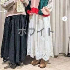 ツハルバイサマンサモスモスカットワーク刺繍裾スカラップスカート 白