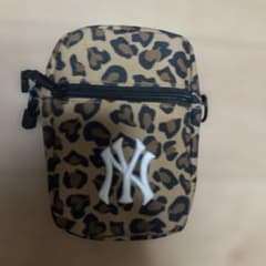 New York Yankees レオパード柄 ミニショルダーバッグのサムネイル