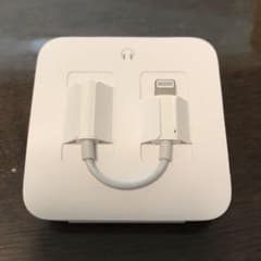 iPhone イヤホン 変換アダプターのサムネイル