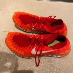 派手！オレンジ！NIKEスニーカー！のサムネイル