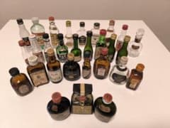 値下げ【昭和・レトロ】ミニボトル空瓶　ウィスキー等　29本セットのサムネイル