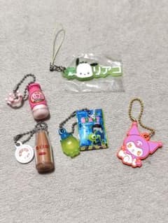 最終値下げ まとめ売り ガチャガチャ サンリオ キーホルダー 5点セットのサムネイル