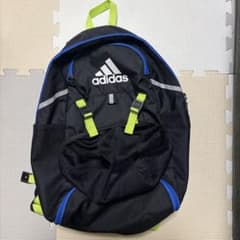 adidasキッズリュックのサムネイル