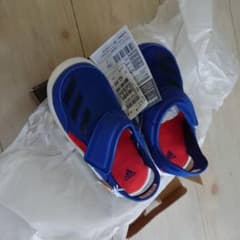 新品　adidasサンダル　16㎝のサムネイル