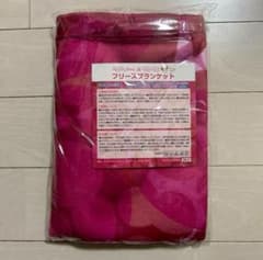 【新品】けんけつちゃん×くろくま　フリースブランケット　赤　ピンク　携帯用にも！のサムネイル