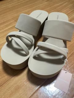 値下げ！【新品未使用】エスペランサ ESPERANZA 厚底メッセージビーサンのサムネイル
