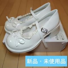 【23cm】 エナメル ストラップ パンプス　ホワイトのサムネイル