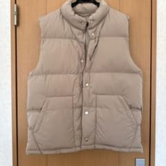 GU ダウンベスト L ベージュのサムネイル