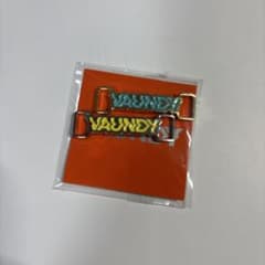 Vaundy ロゴ シューレースチャーム 2個セットのサムネイル