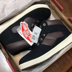 新品　VANS バンズ23cm 男の子　黒　茶　おしゃれ　ハイカット　スニーカーのサムネイル