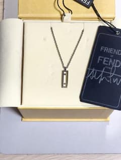 早い者勝ち！FENDI FRIENDS OF FENDI ネックレスのサムネイル