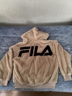 冬が来る前に！FILA ファーパーカー Mサイズ　ベージュのサムネイル