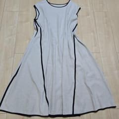 ノースリーブ ワンピース 麻混 ベージュ 黒ラインのサムネイル