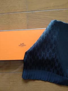 HERMES シルクスカーフ ブラック Hロゴ クリーニング済 - メルカリ