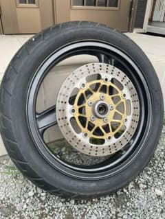 ZRX400 フロントホイール(タイヤ)のサムネイル