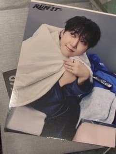 Stray Kids World Tour RUN IT フォトカードのサムネイル