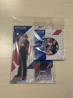 カプコンストア レオン ホログラムアクリルスタンド ホログラム缶バッジ