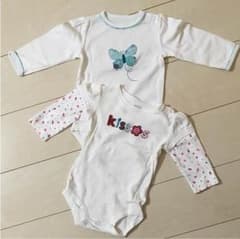 美品☆カーターズ ロンパース 2枚セットのサムネイル