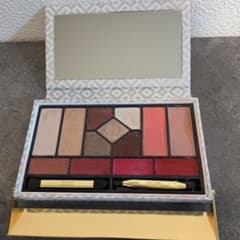 Dior クリスマスコフレ2024 エクラン　クチュール　マルチユースパレットのサムネイル