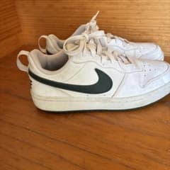 NIKE スニーカーのサムネイル