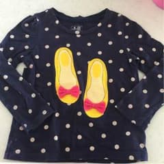 moe様専用 gap 100cm 可愛いバレエシューズ柄ロンTのサムネイル