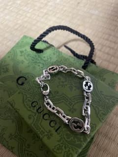 GUCCI シルバーブレスレット ロゴモチーフのサムネイル