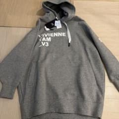 新品未使用品✨VIVIENNE TAM V3 グレー パーカー ¥30800の品 新品未使用品✨VIVIENNE TAM V3 グレー パーカー ¥30800の品 - メルカリ