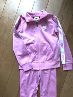NIKE ピンク ジャージ 上下セット98〜104㎝と記載のサムネイル